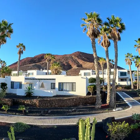 Palmeras Garden Apartment