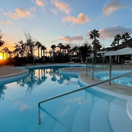 Palmeras Garden דירה