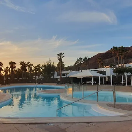 Palmeras Garden דירה *